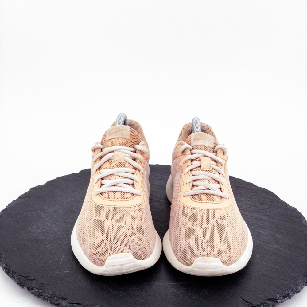 Nike Tanjun SE Womens Shoes Size 8 - Picture 2 of 8